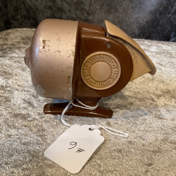 Vintage Quality Star Drag Spinning Reel - Picture 1 of 4